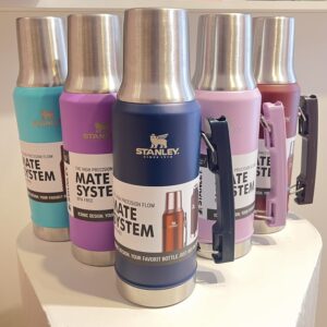 TERMO SIMIL STANLEY 1.3L MATE Y BOMBILLA 3 EN 1 COLORES VARIOS